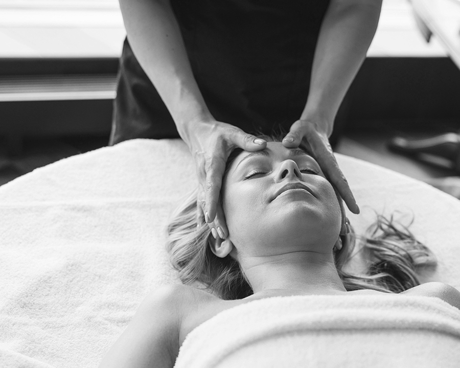 Masaż Smart Lifting w Aestheco Warsaw – modelowanie twarzy i poprawa owalu