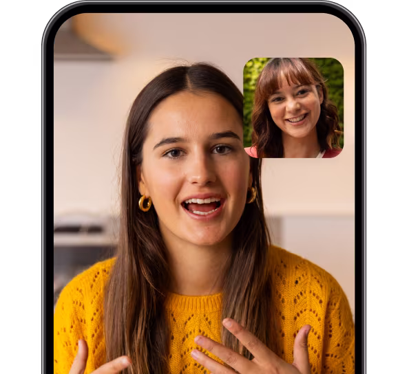 Sesión de terapia online por videollamada entre una psicóloga y una usuaria en la app de Clearly