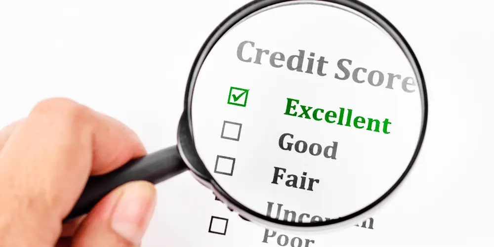 Close-up of credit score rating marked excellent—guide for renters improving credit while leasing.
