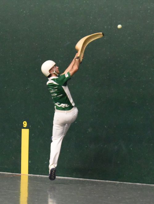 Pas facilez la pelote pour Hugo Pierrou