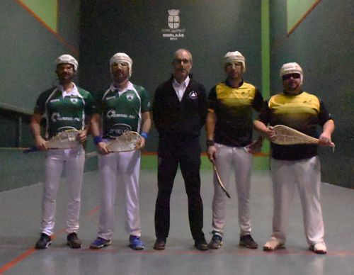 La présentation des équipes avec le juge ,A. De Ferron