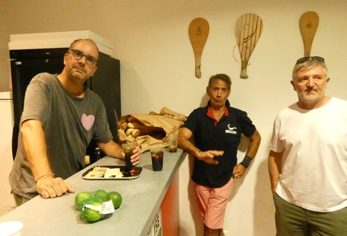 Le bar était sous surveillance...