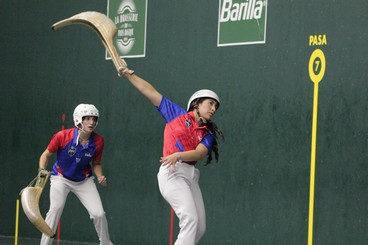 La punta un  contre un en mur à gauche, autre découverte