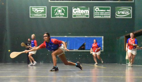 Aroa Torres (Euskadi) en défesne