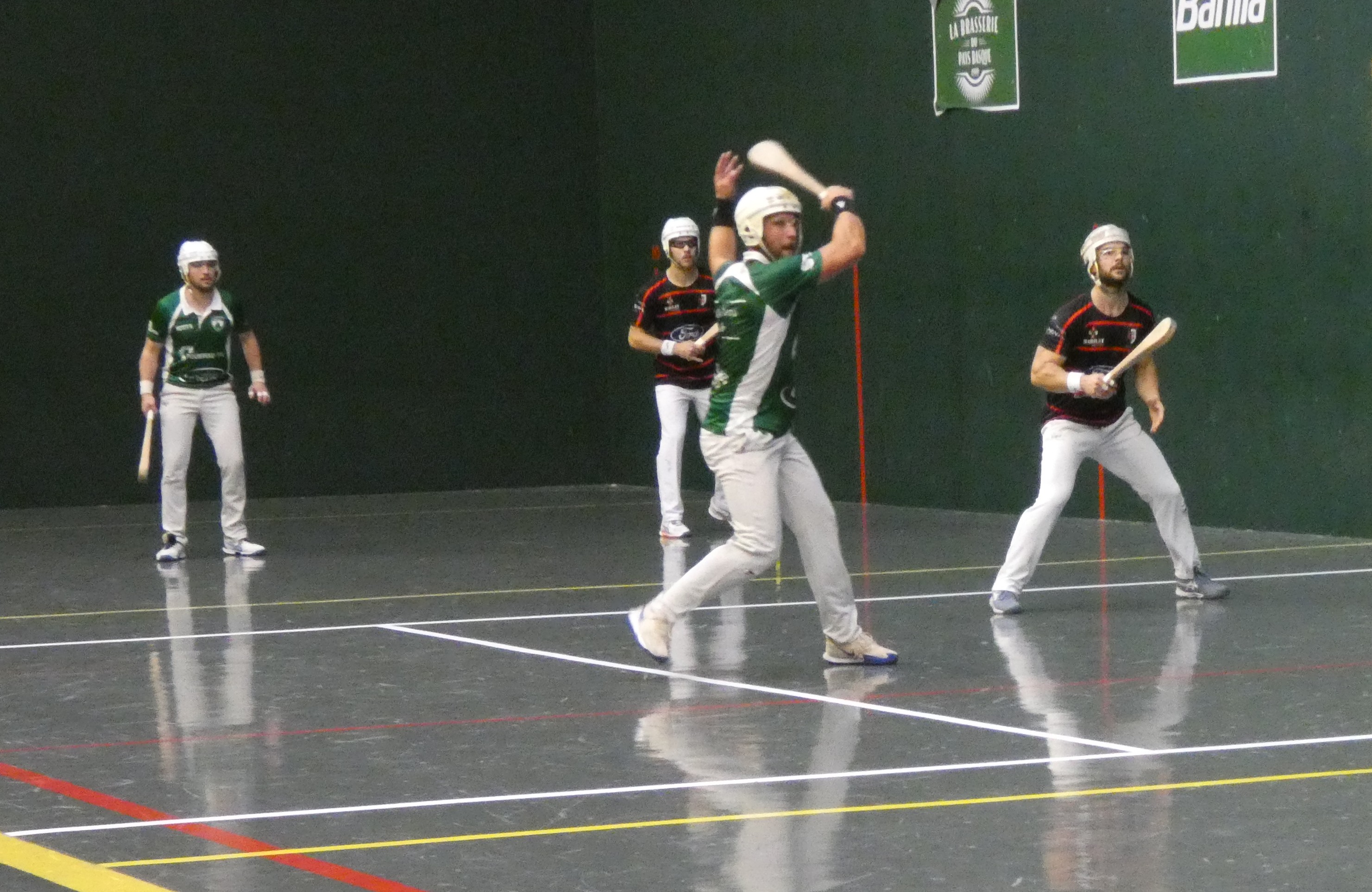 Damien Bécaàas a frappé fort  