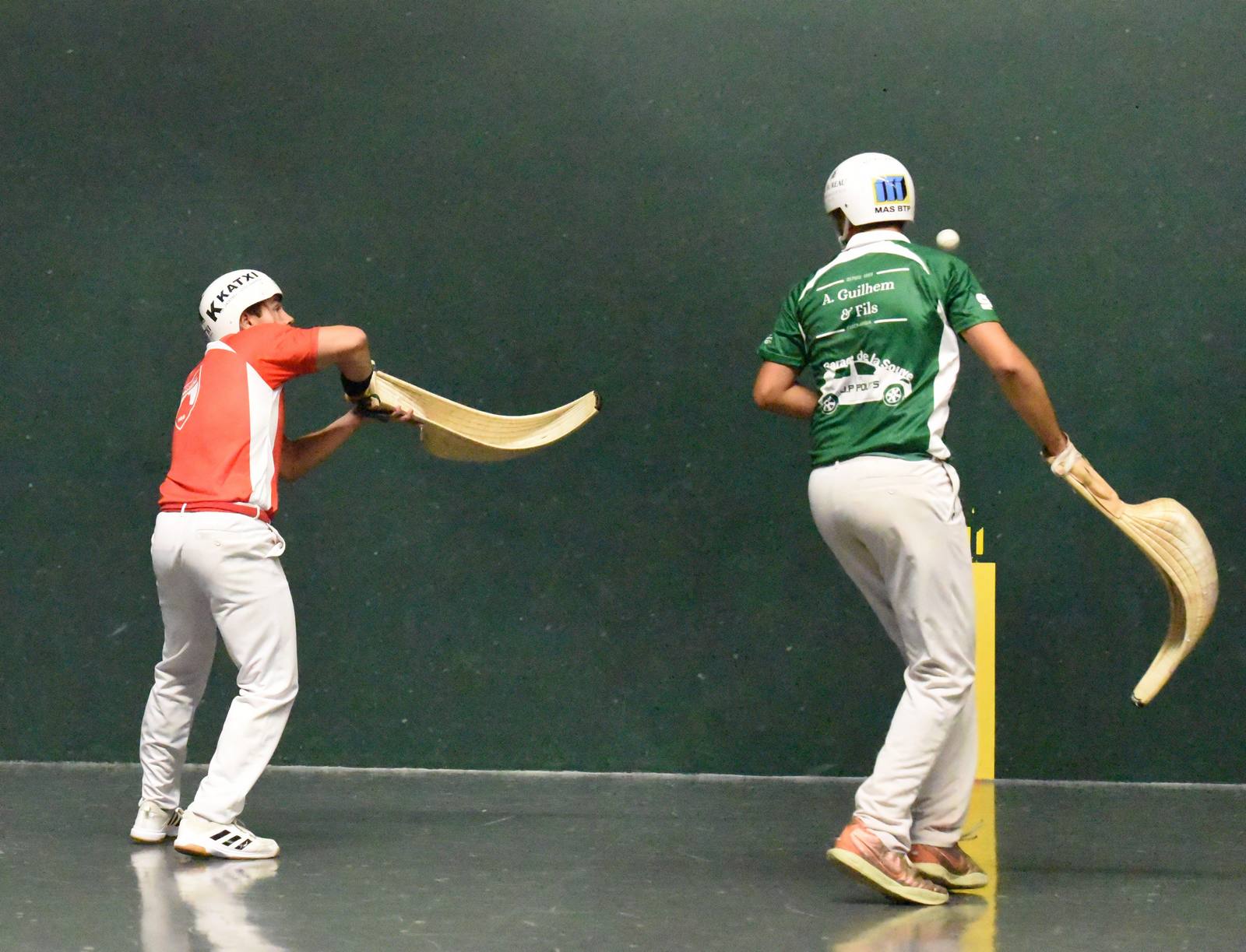 Lekerika relance devant Portet 