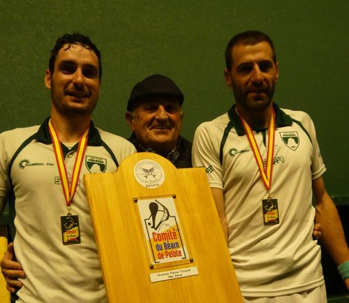 Le prfésident en compagnie des champions