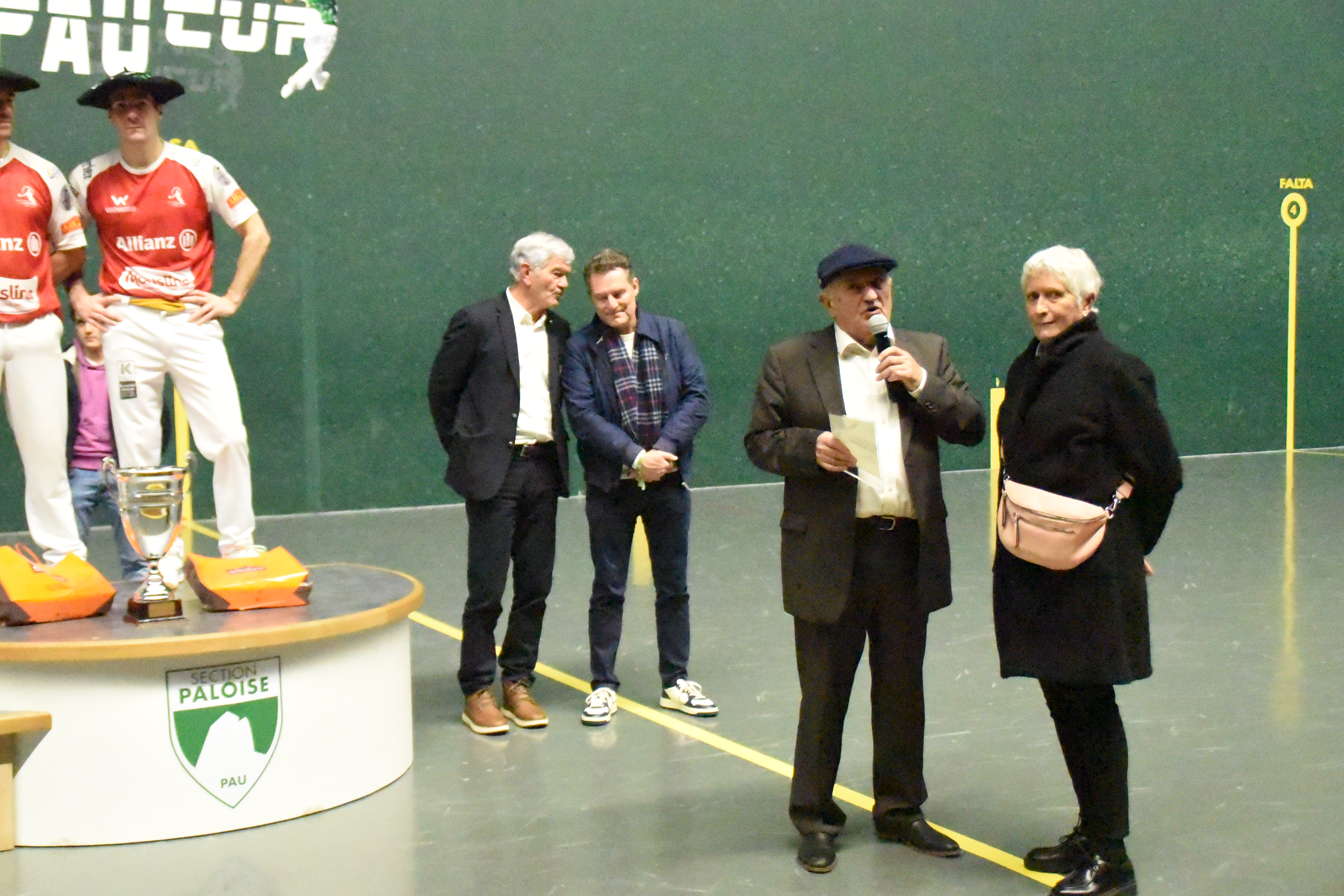 Gerard Pierrou et Béatrice Casty, la veuve de Jean Pierre que l'on honore chaque année à Nadaü.