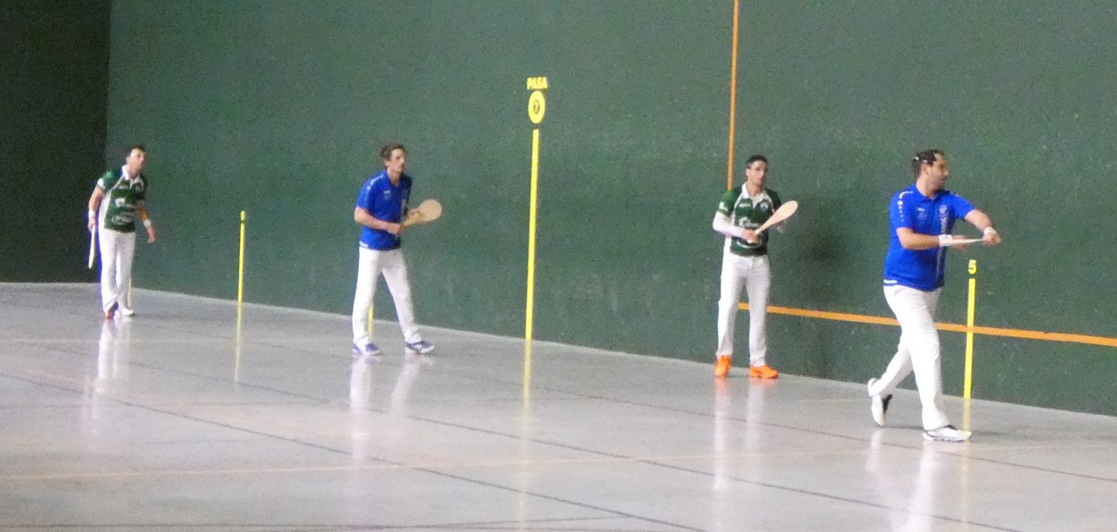 la puissance du bras gauche de Nicol a fait mal aussi 