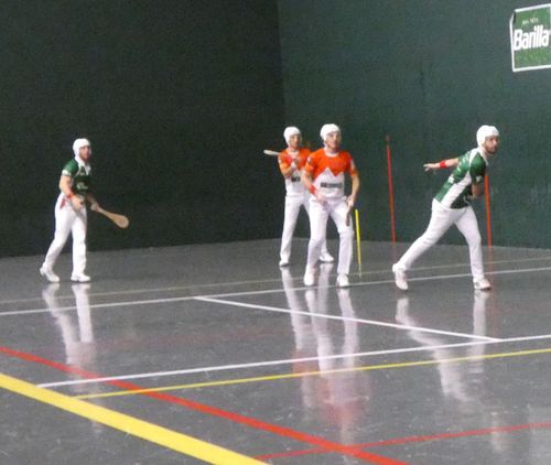 Les deux frères Moura semblent dans l'étau palois.