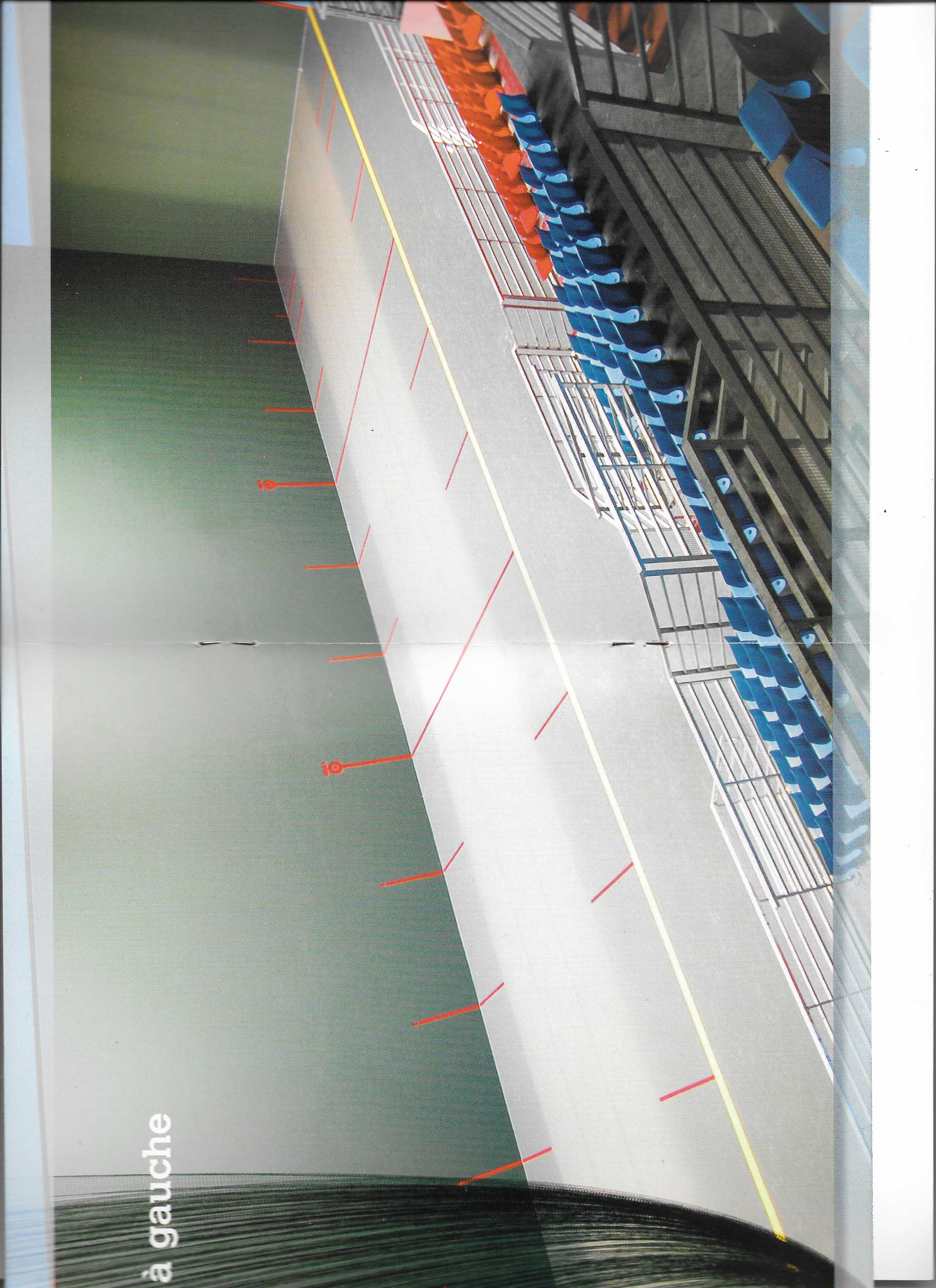 ...le mur à gauche.