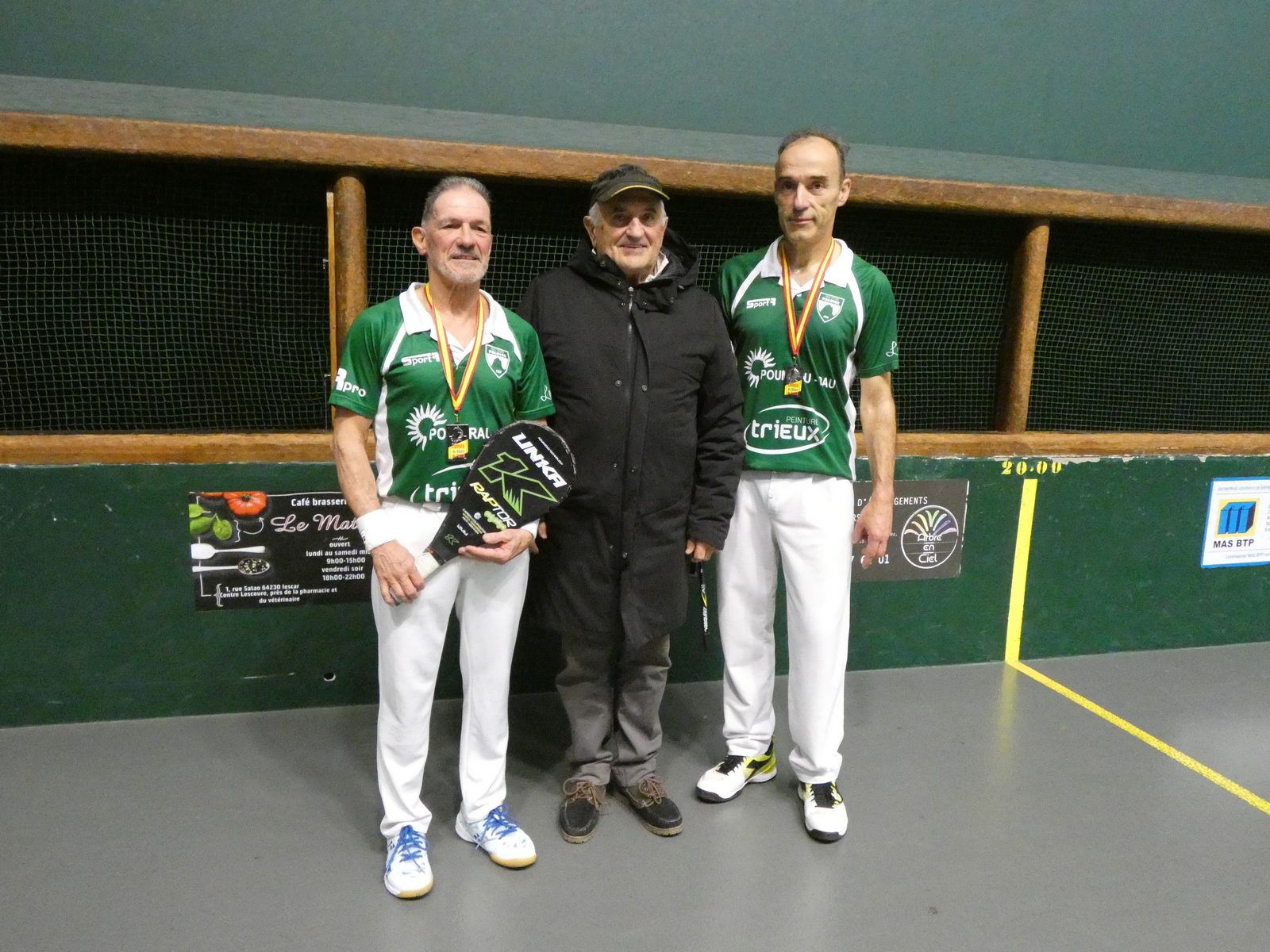 Le beau parcours de nos anciens méritait bien les félicitations du président. 