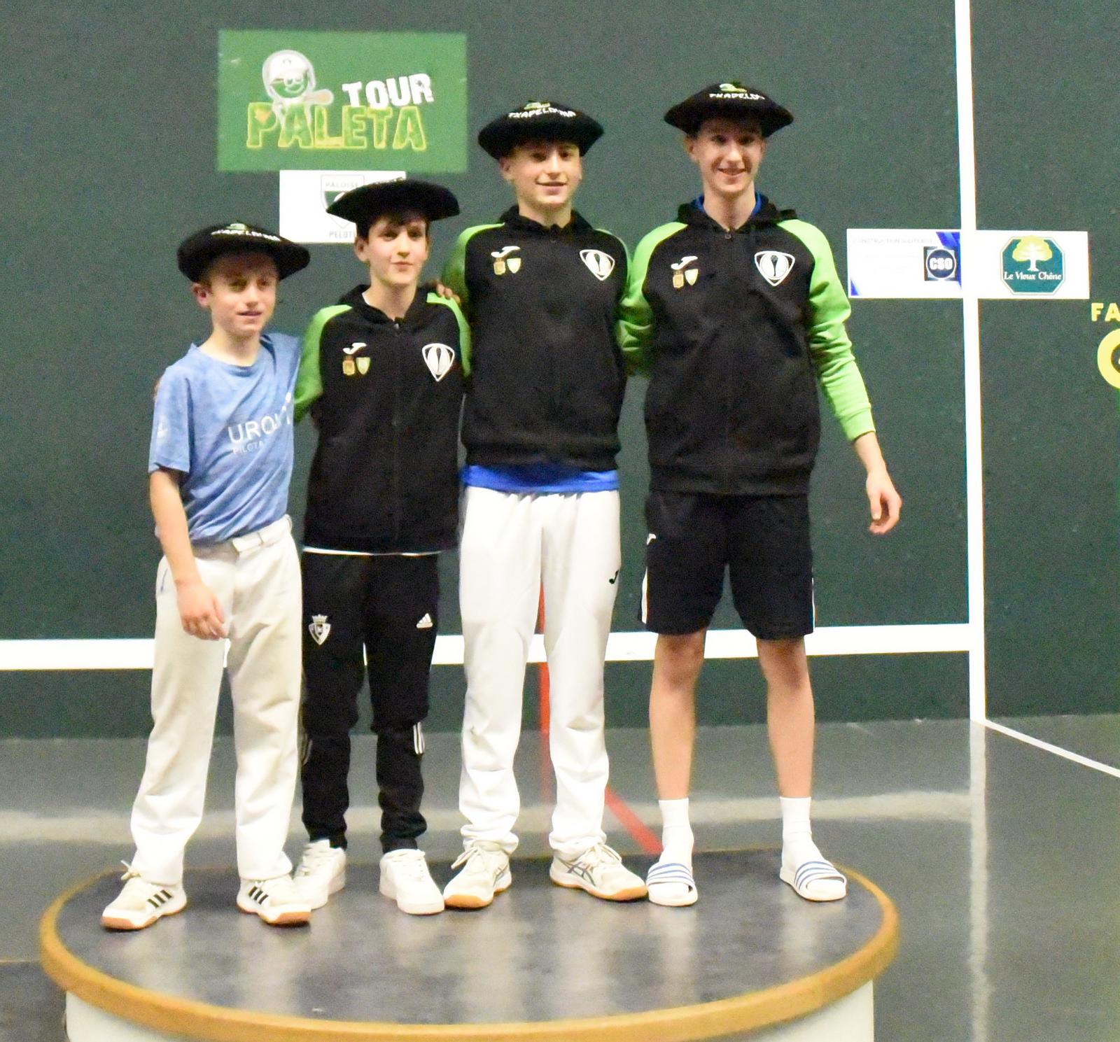 Les quatre "txapeldun" du paleta tour