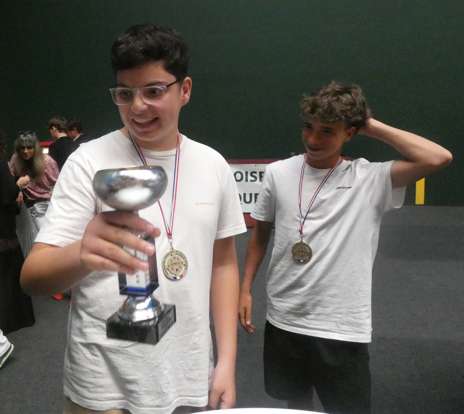 Bon le champagne ce n'est pas pour tout de suite...