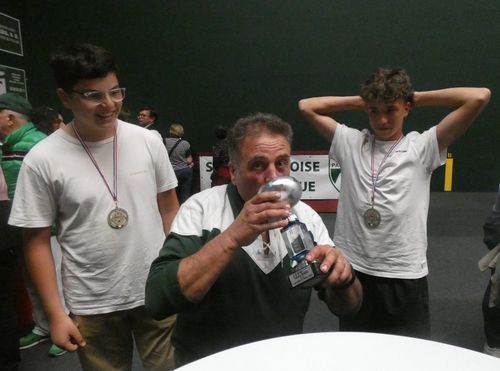 Ca plaît davantage à Pascal Pouts, le papa!