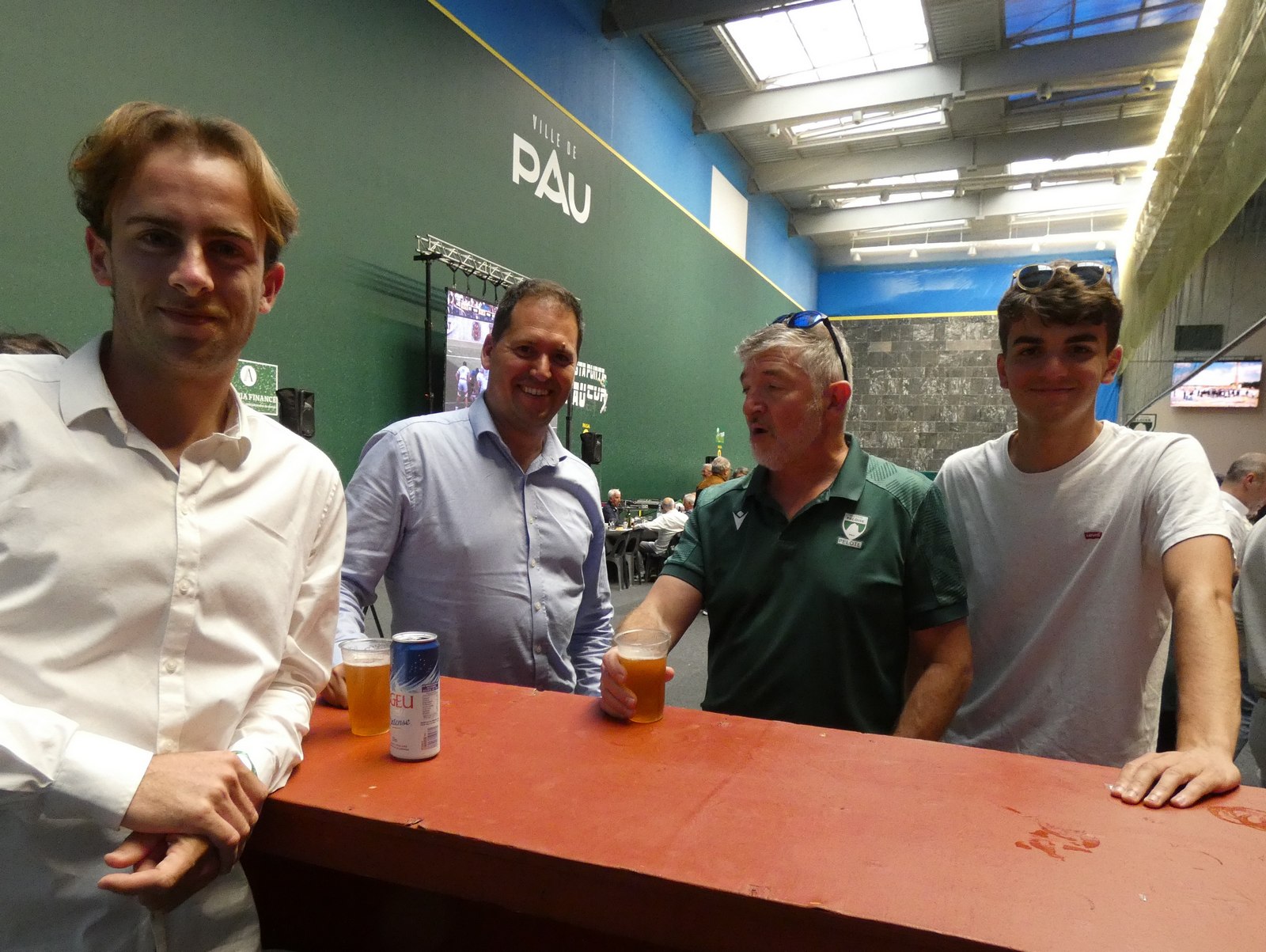 Nos jeunes champions accueillent les champions seniors!