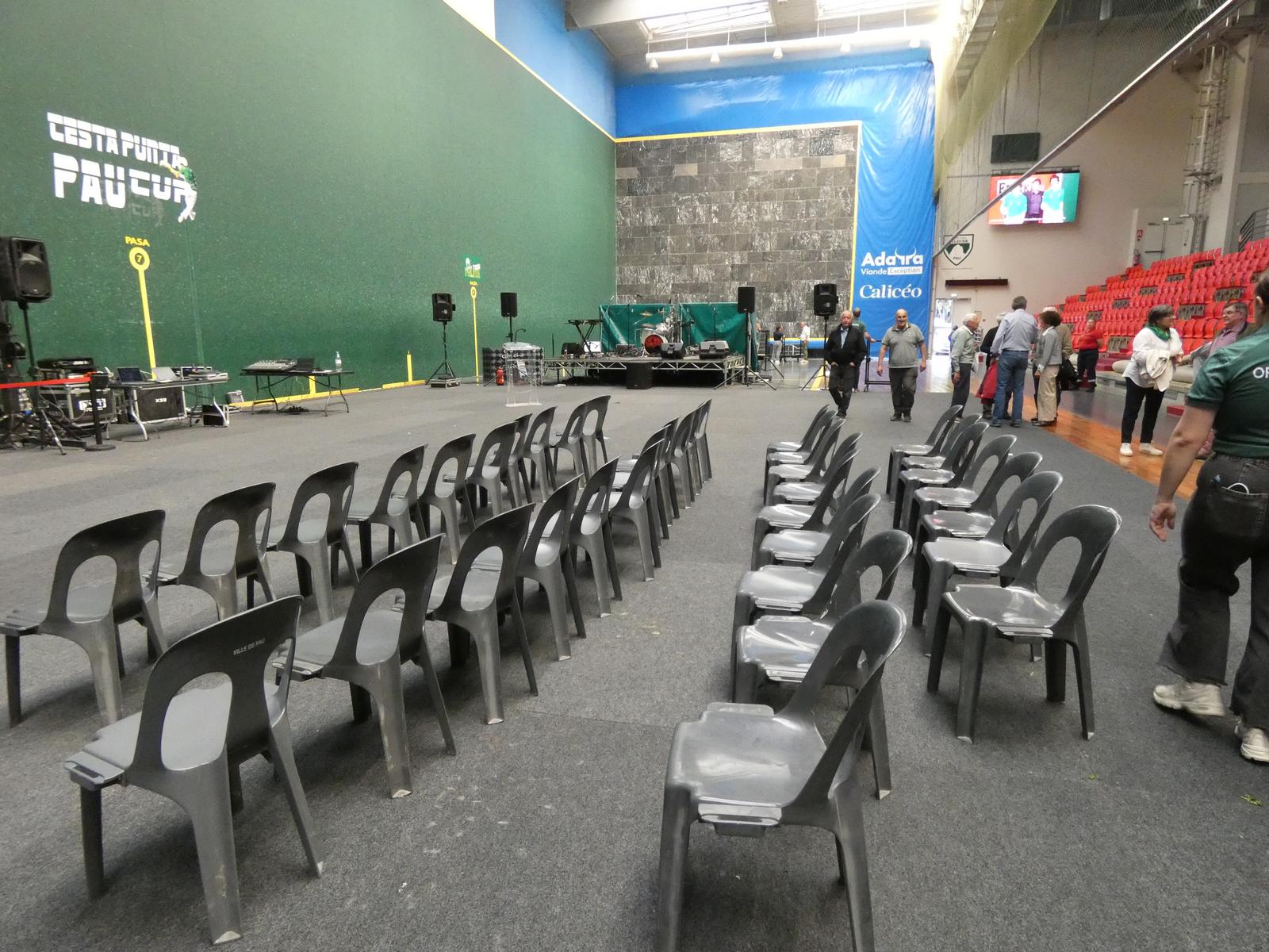 Puis un salon de télévision