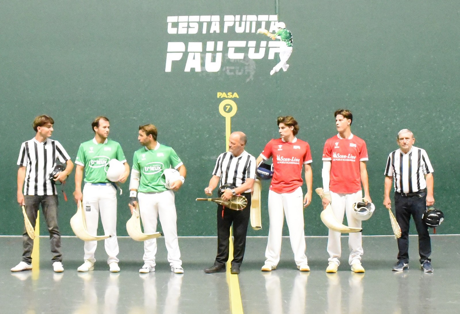La présentation des duos et des arbitres