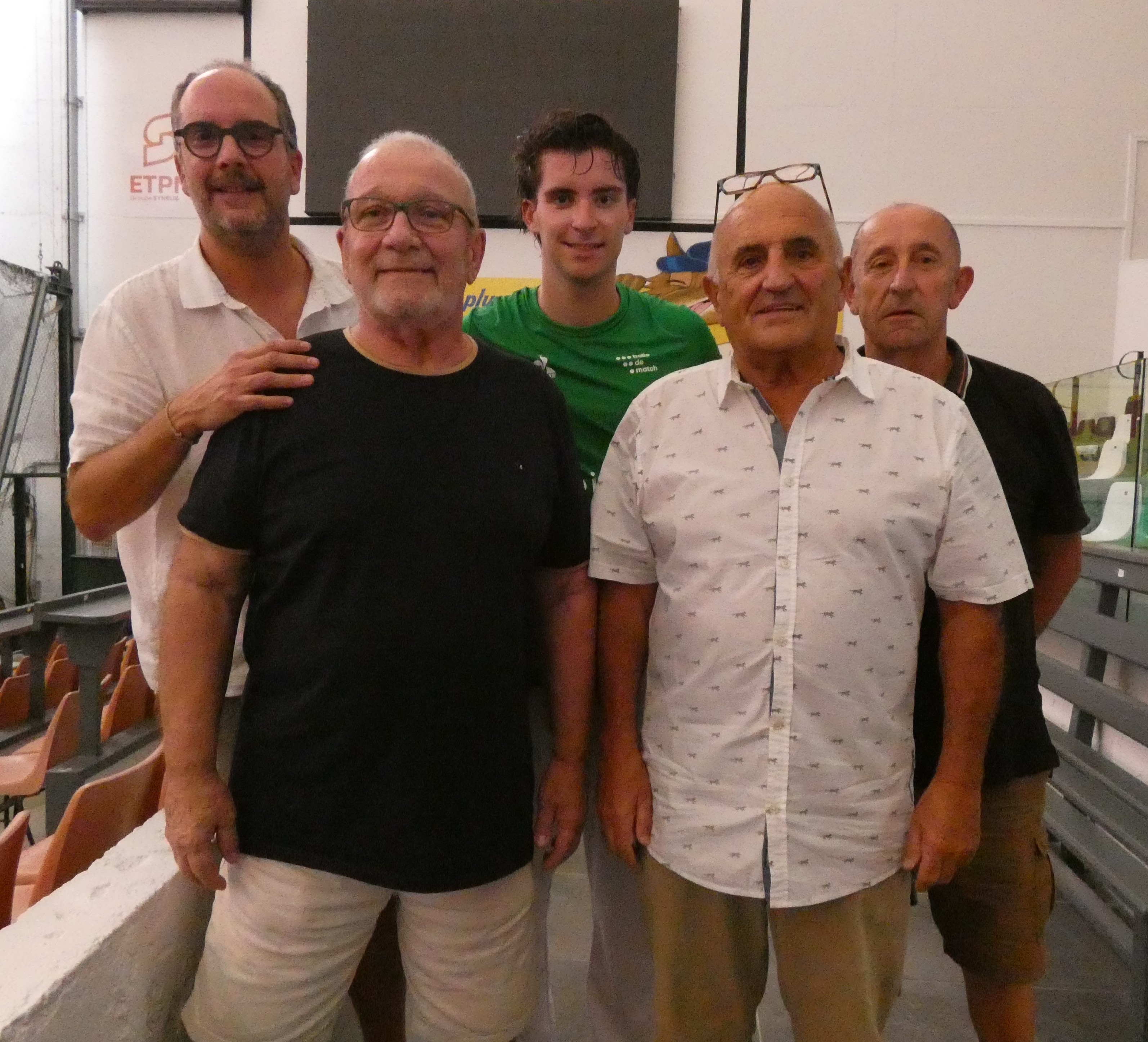Heureux pour le "plus jeune" le papa et les dirigeants conduits par Gérad Pierrout