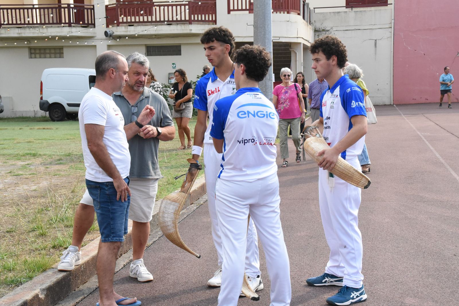 Dernieres consignes de Ch Pierrou et Kiki Dioumenges