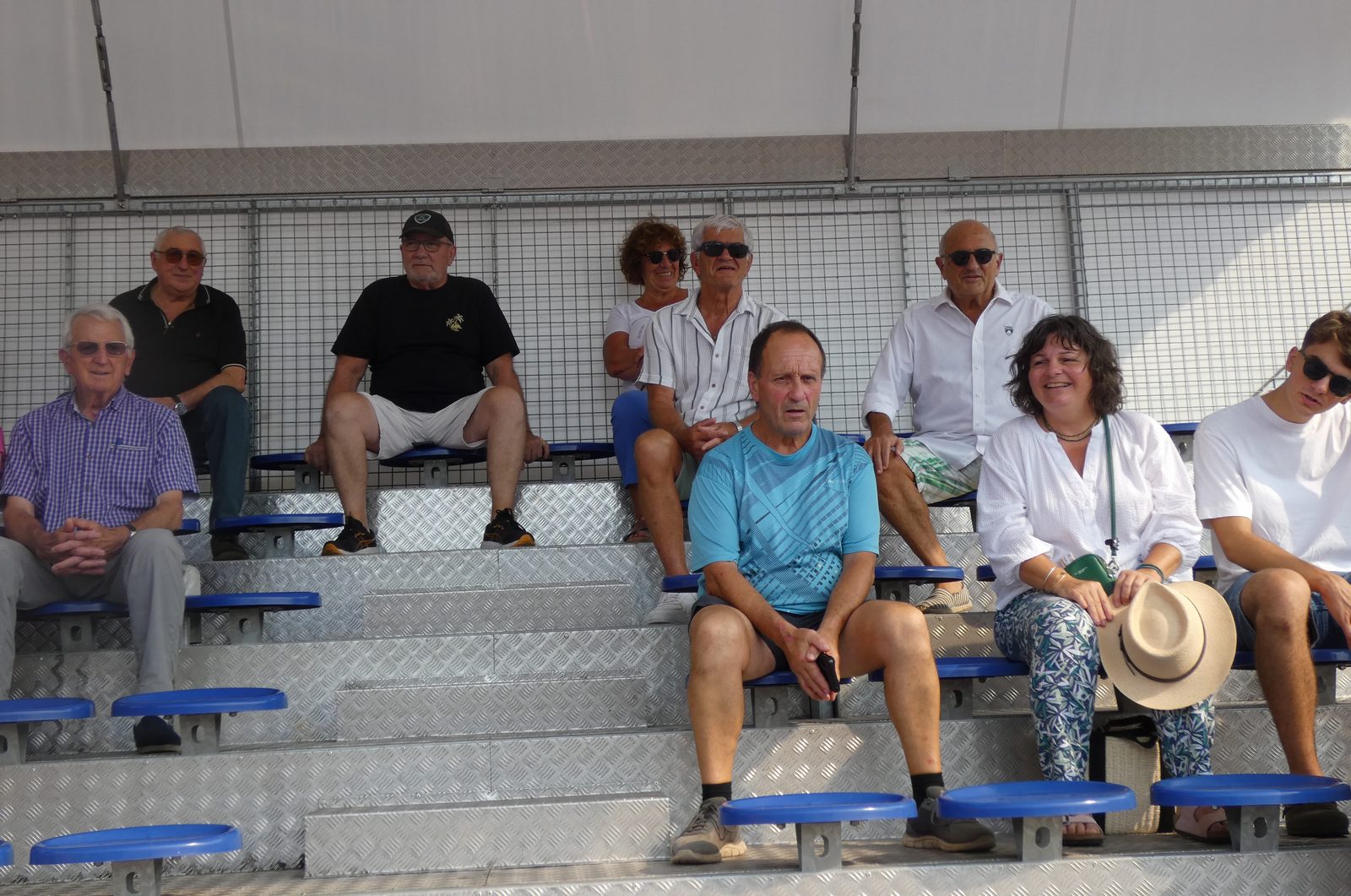 Le coin palois des tribunes.