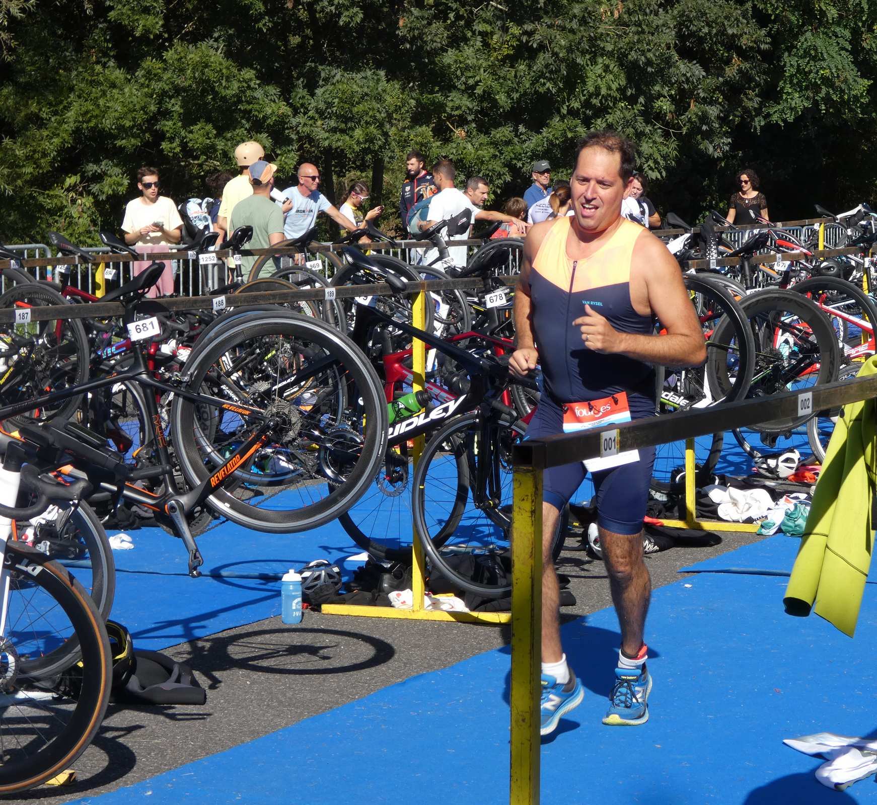 Fabrice Cantos s'élance pour 5,5kms de course à pied 