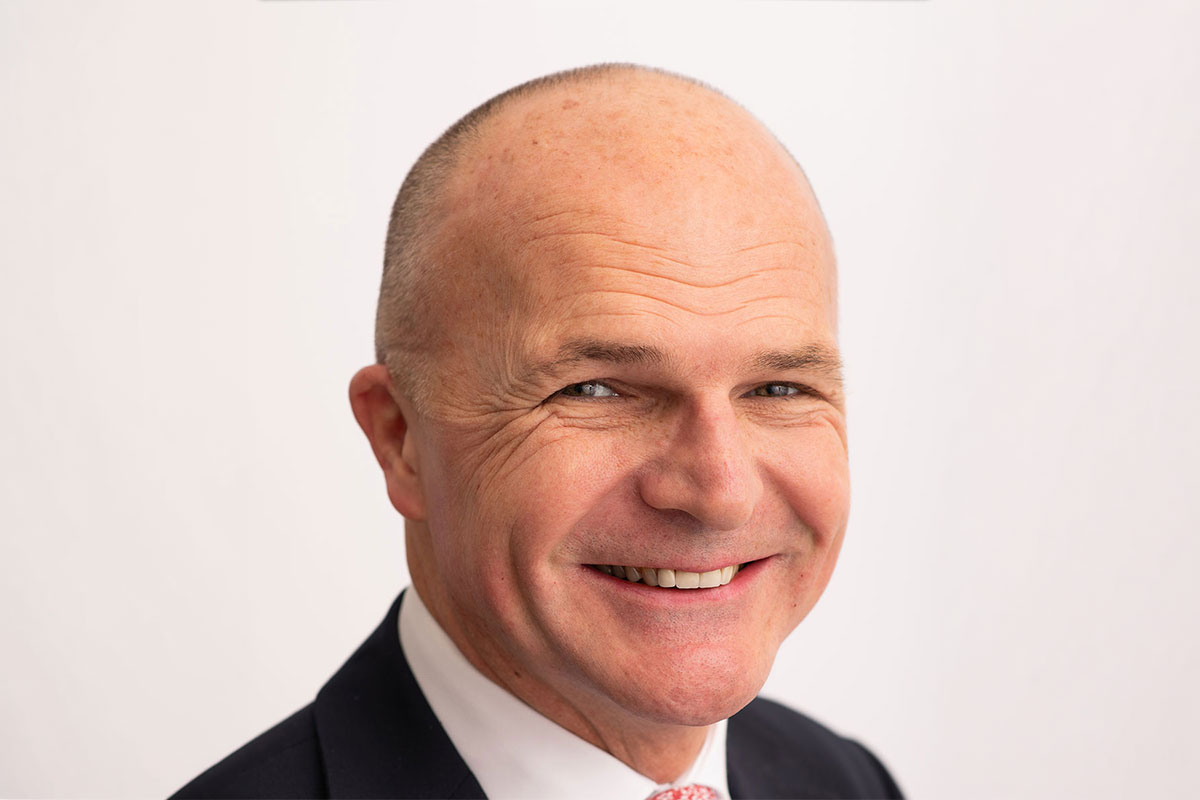 Tom Lumsden celebrates 20 years with CooperBurnett