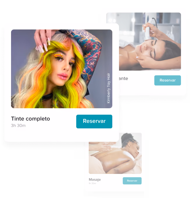 Mujer con cabello largo ombre amarillo neón y naranja y un colorido tatuaje en el brazo.