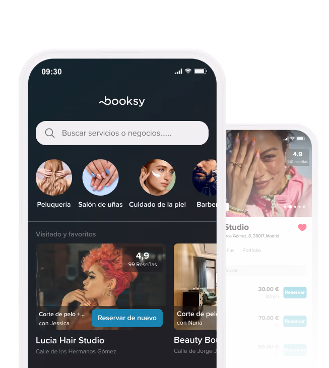 Interfaz de aplicación móvil para Booksy que muestra una barra de búsqueda, categorías de servicios que incluyen peluquería y salón de uñas, y listados de peluquerías con calificaciones y opciones de reserva.