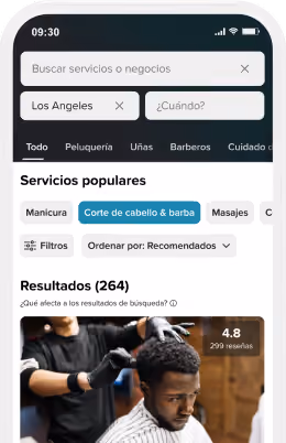 Mobile app screen showing a search interface in Spanish for beauty services with filters and a list of hair salons.