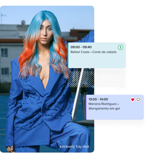 Mulher com cabelos longos tingidos de turquesa e vermelho vestindo um terno azul, com detalhes da consulta para serviços de cabeleireiro exibidos.