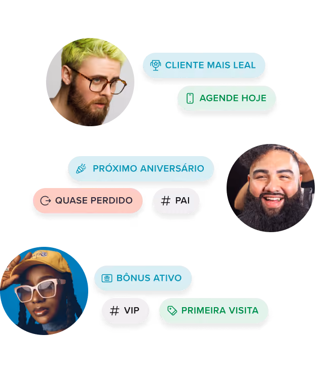 Três retratos circulares de pessoas diversas cercados por etiquetas coloridas com palavras em português como “Cliente mais leal”, “Agende hoje” e “Próximo aniversário”.