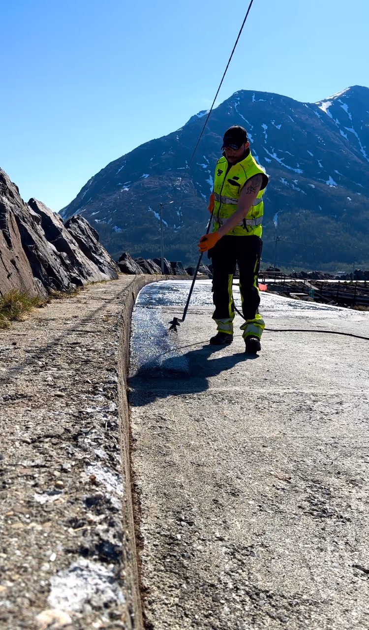 Forsegling av betongbro - Veiteknikk Alta