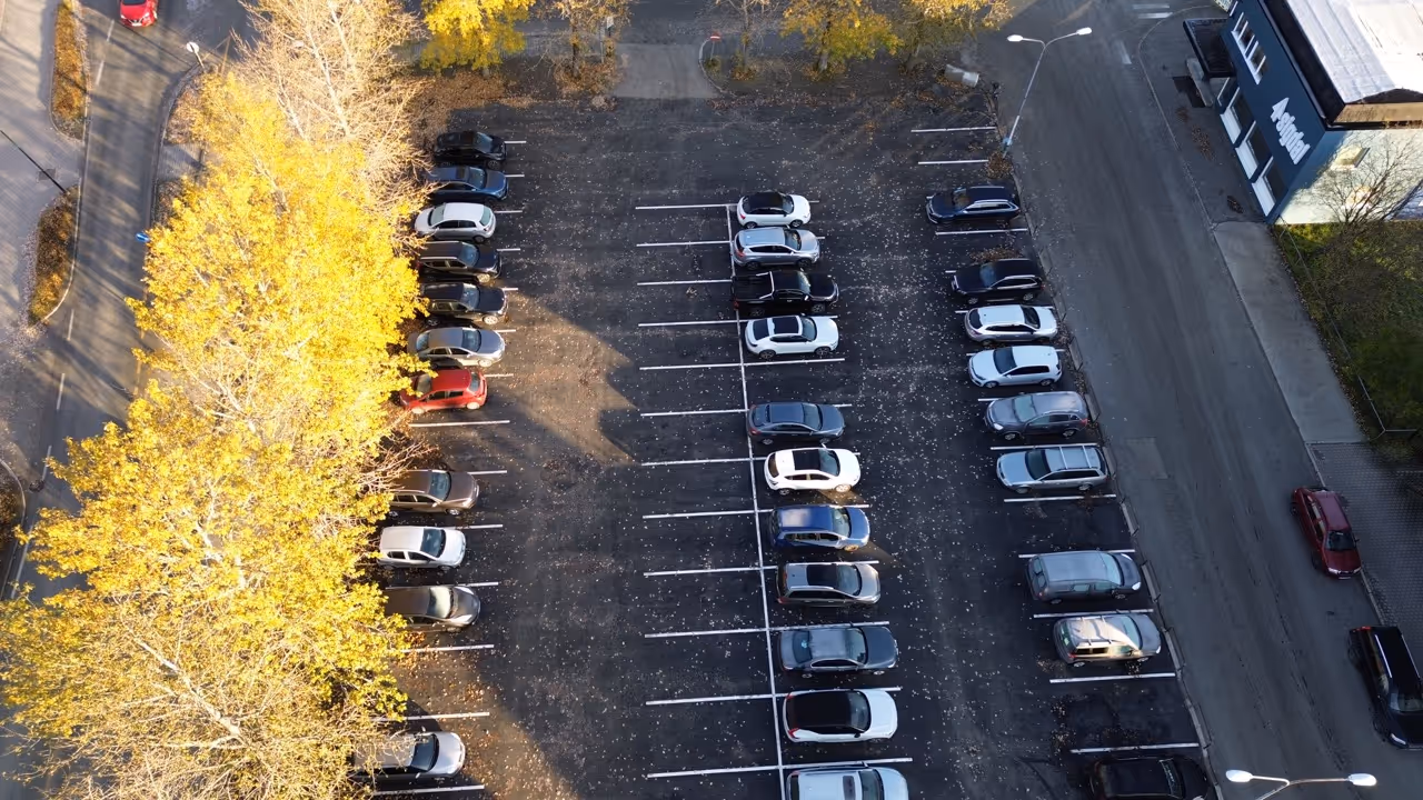 Oppmerking av parkeringsplasser - Veiteknikk Alta