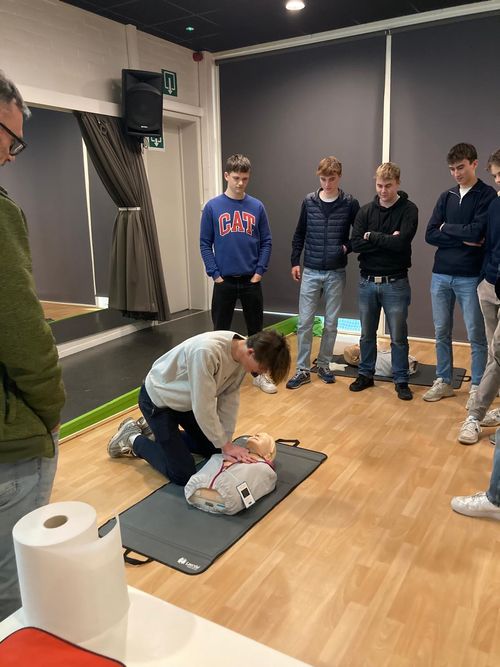 AED reanimatie sessie bij Rembert