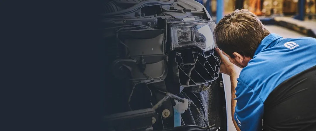 Jeep collision repair technician in Winnipeg