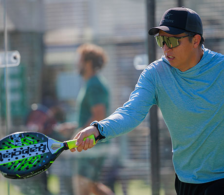 Padel Strategy: When to Play Offense vs. Defense