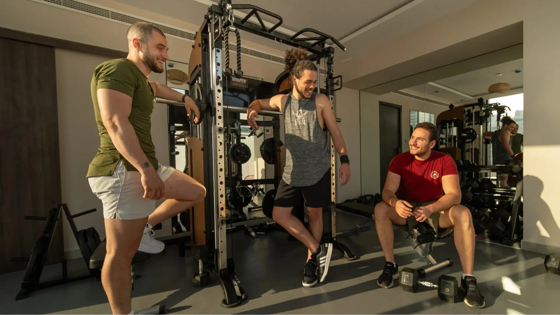 Two guests training together in the Nas House gym