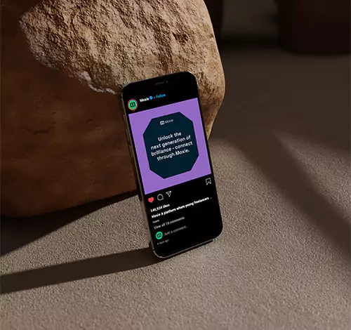 1 telefoner som visar ett sociala medier inlägg.