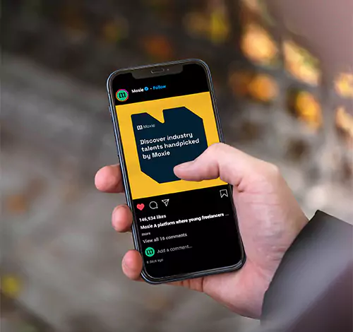 1 telefoner som visar ett sociala medier inlägg.
