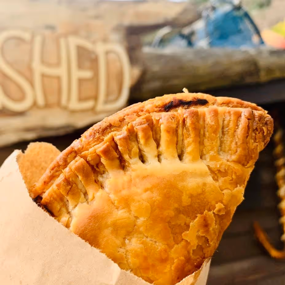 A hot crab pastie