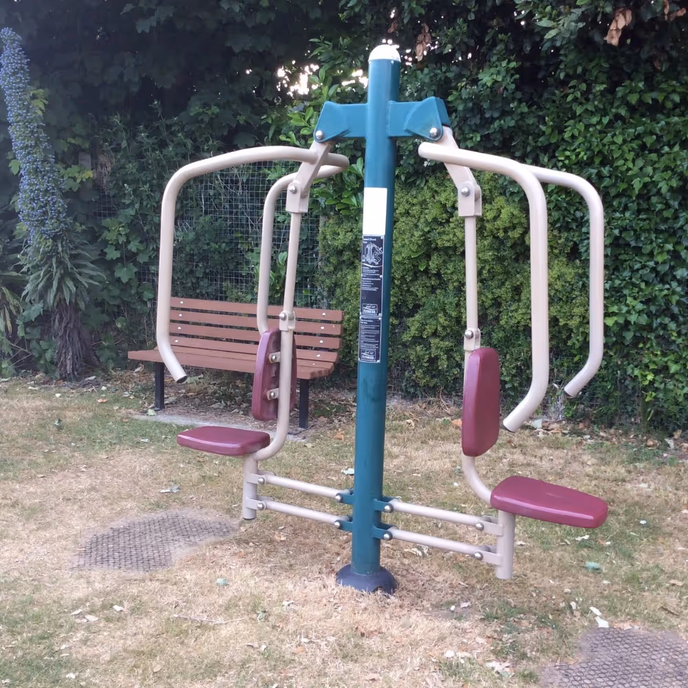 Outdoor gym equipment