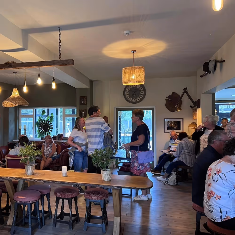 Restaurant and bar area in a club house