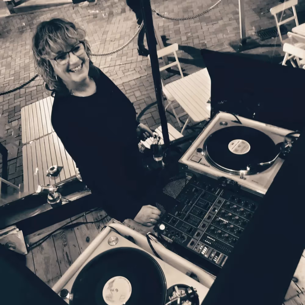 A DJ at her turntables