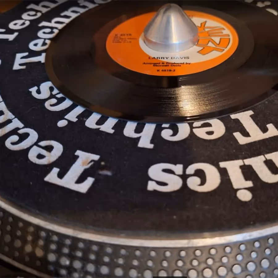 Close up of a vinyl record turntable
