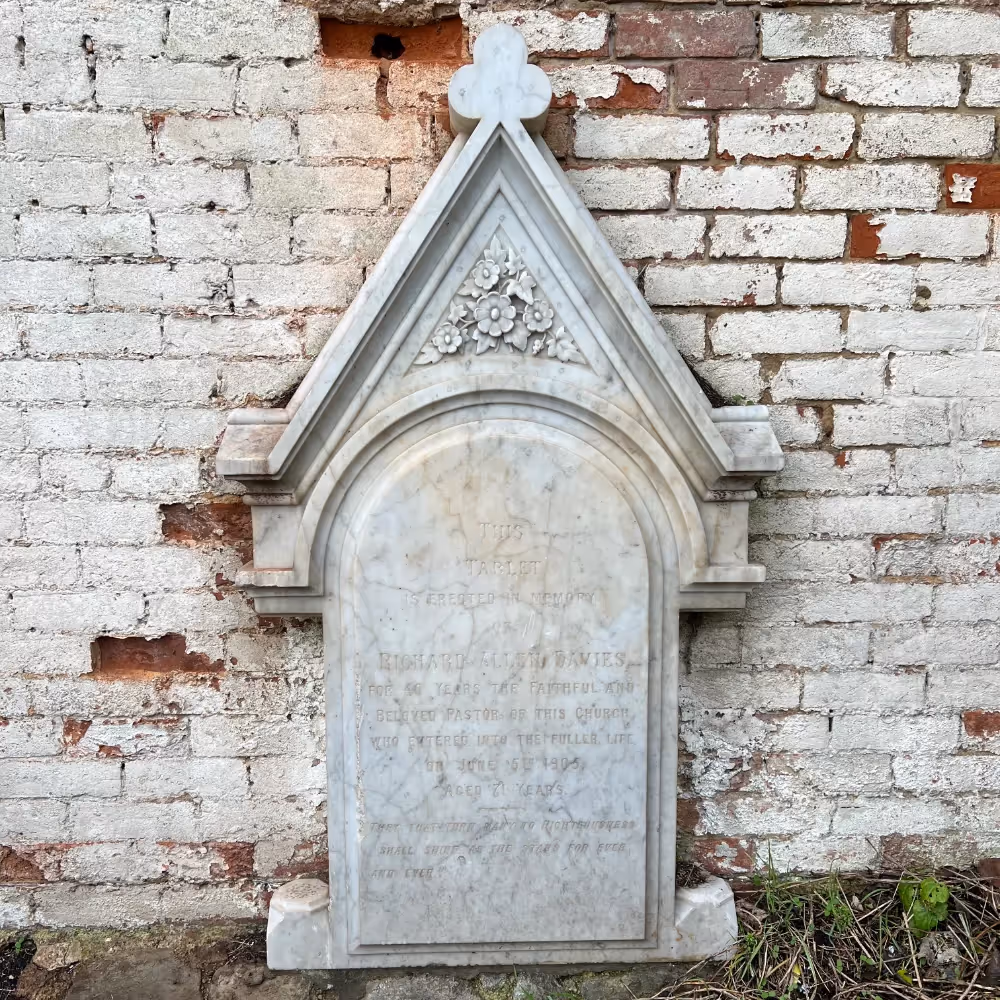 A gravestone