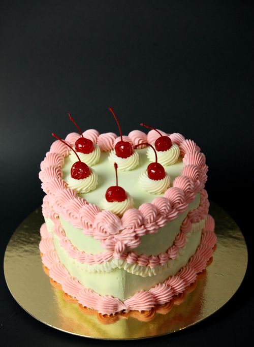 Gateau Signe M cakes for any event