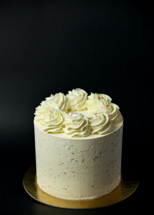 Gateau Signe M cakes for any event