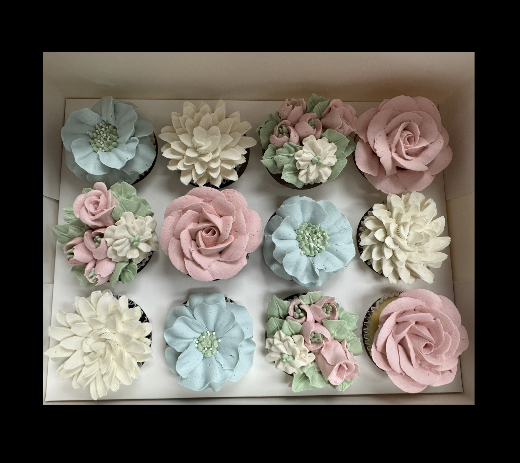 Gateau Signe M cakes for any event