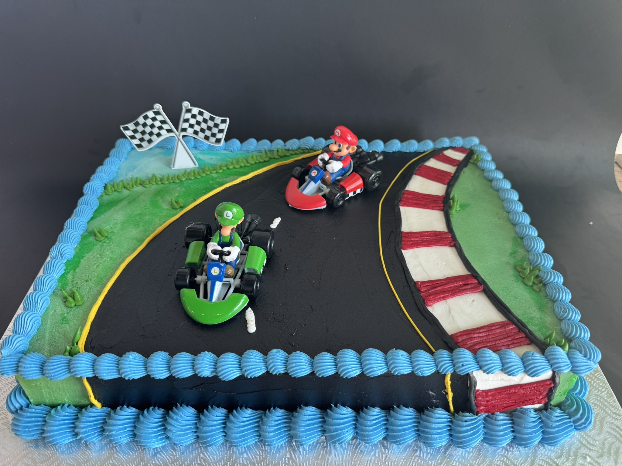 Gateau Signe M cakes for any event